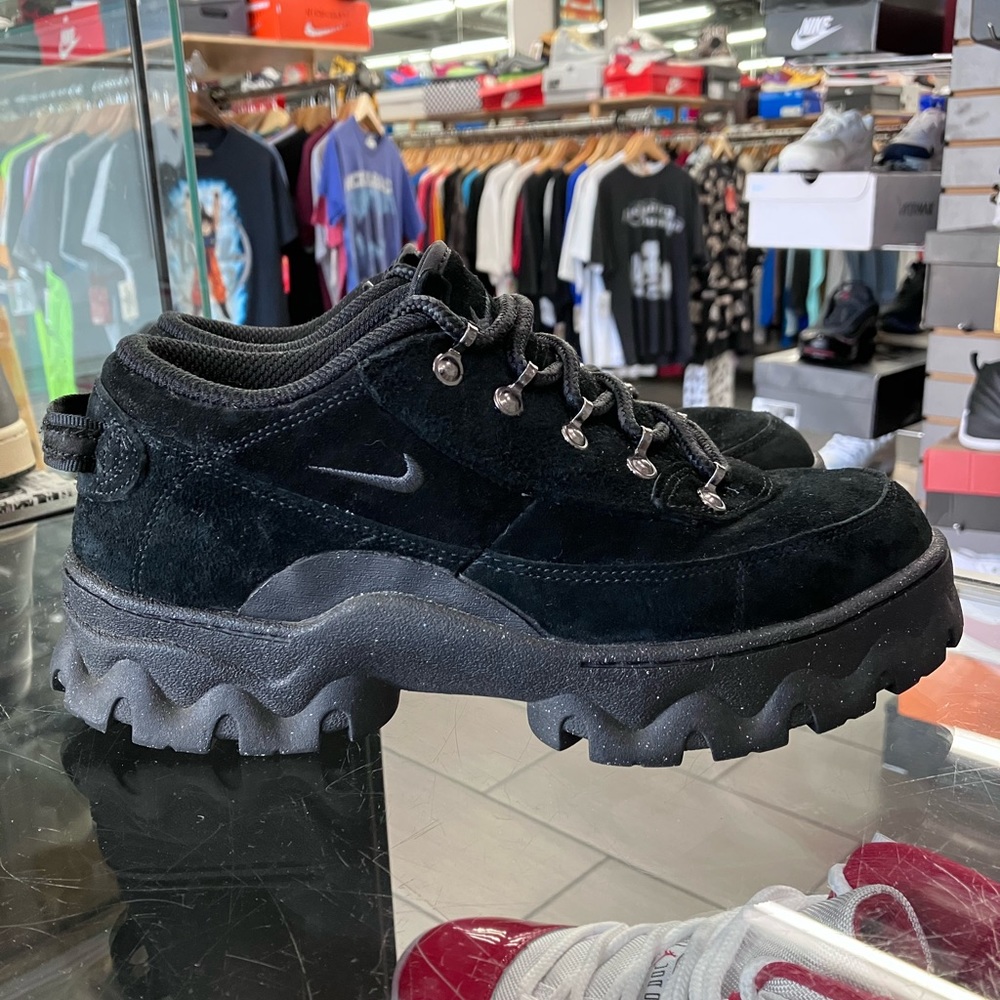 Women’s Nike Lahar Low Black Size 6.5